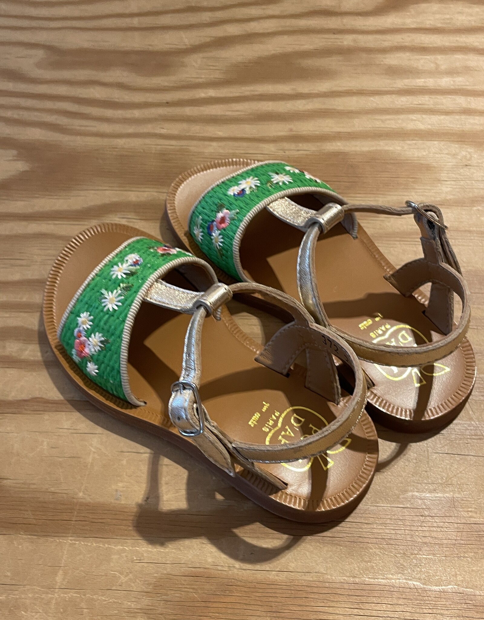 POM D'API POM D'API PLAGETTE LEDEREN SANDALEN MET RAPHIA BROD VERT PLATINE
