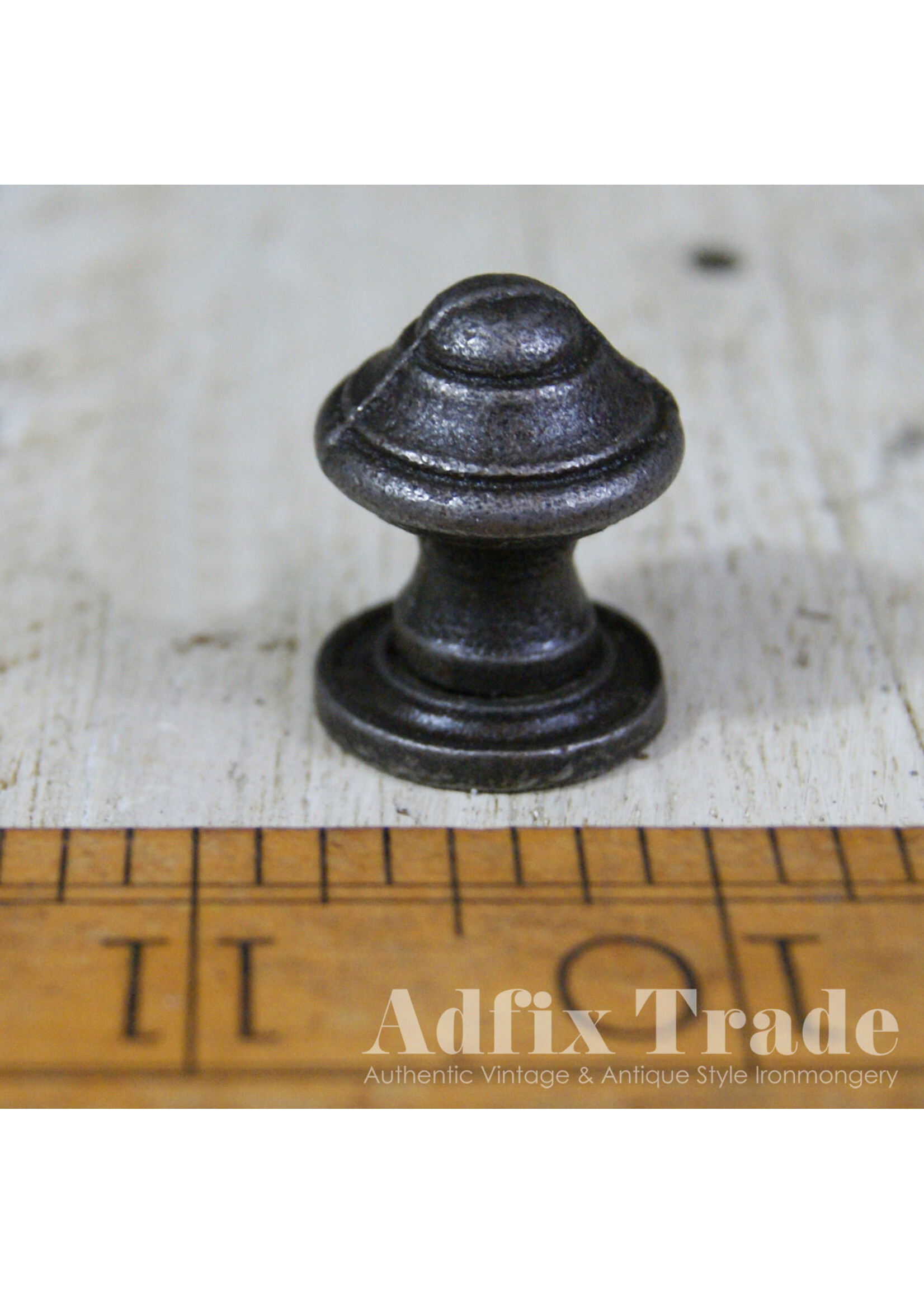 Cottingham Collection Cast Iron Knob With Round Plate 20mm