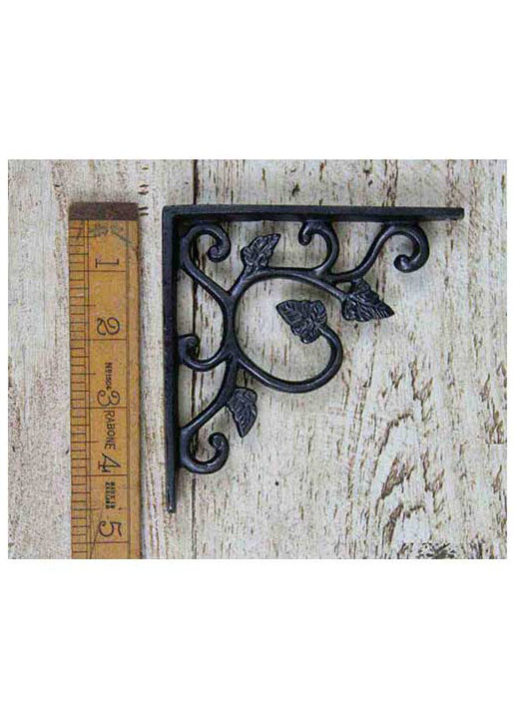 Cottingham Collection Cast Iron Shelf Bracket 'Leaf' Design