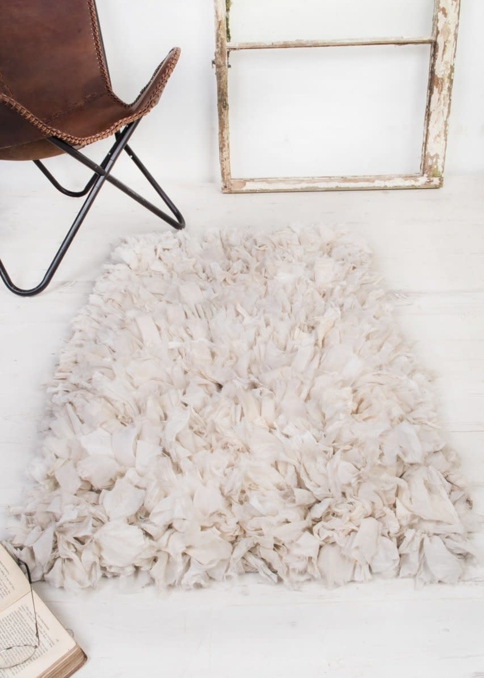 Ian Snow White Shaggy Rug