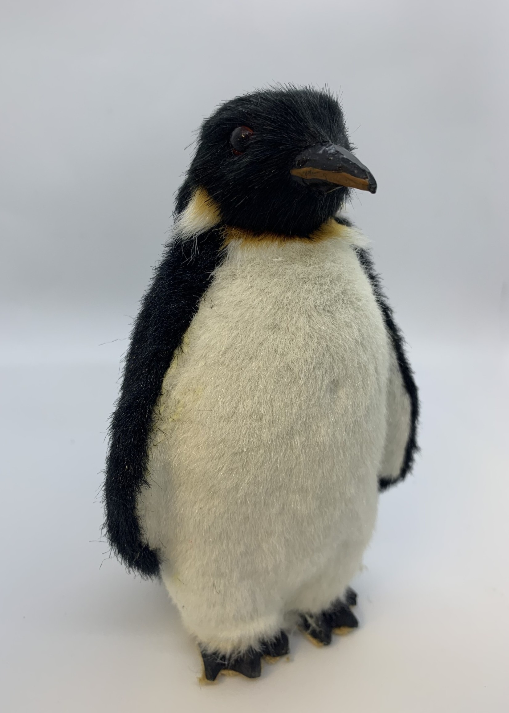 Penguin with soft (fake fur) finish