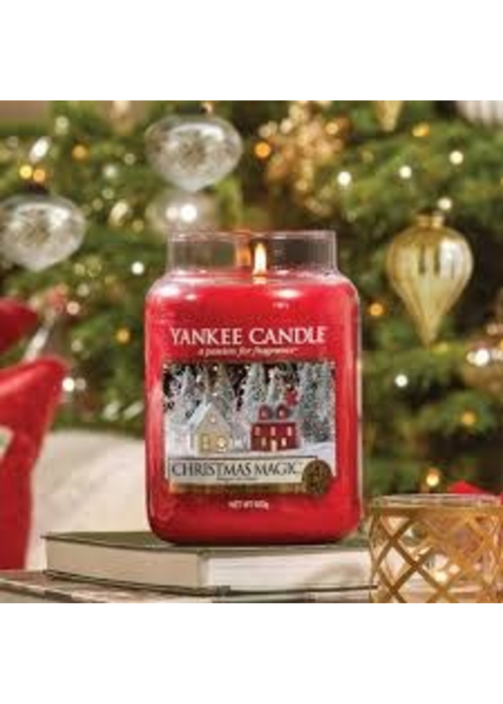 Yankee Yankee Christmas Magic Candle Medium Jar
