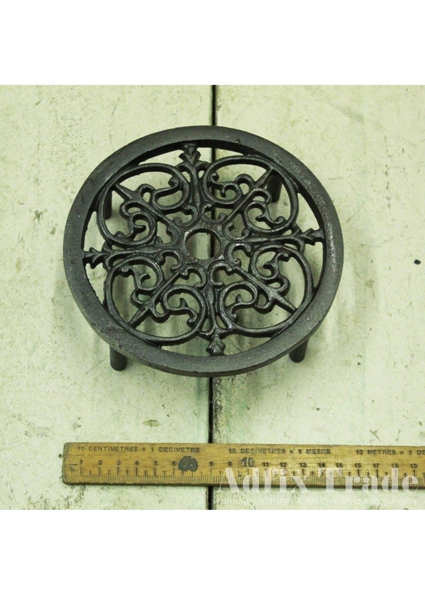 Cottingham Collection Trivet Round Antique Iron Swirl RL 155MM / 6″ DIA