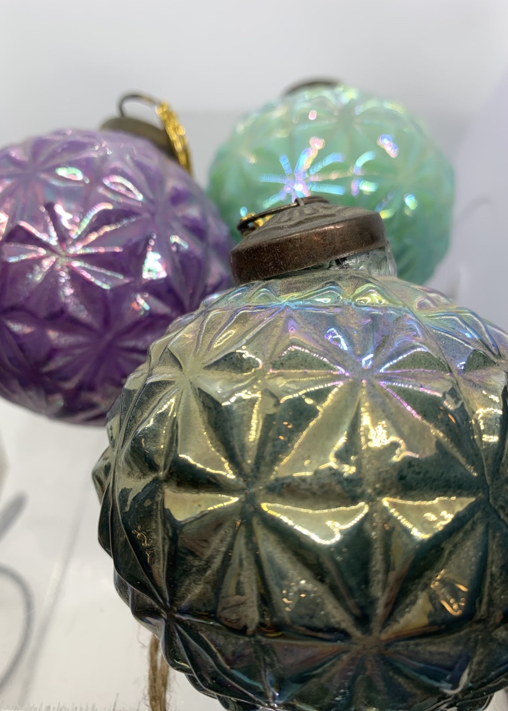 Ian Snow Lustre Bauble Assorted Colours