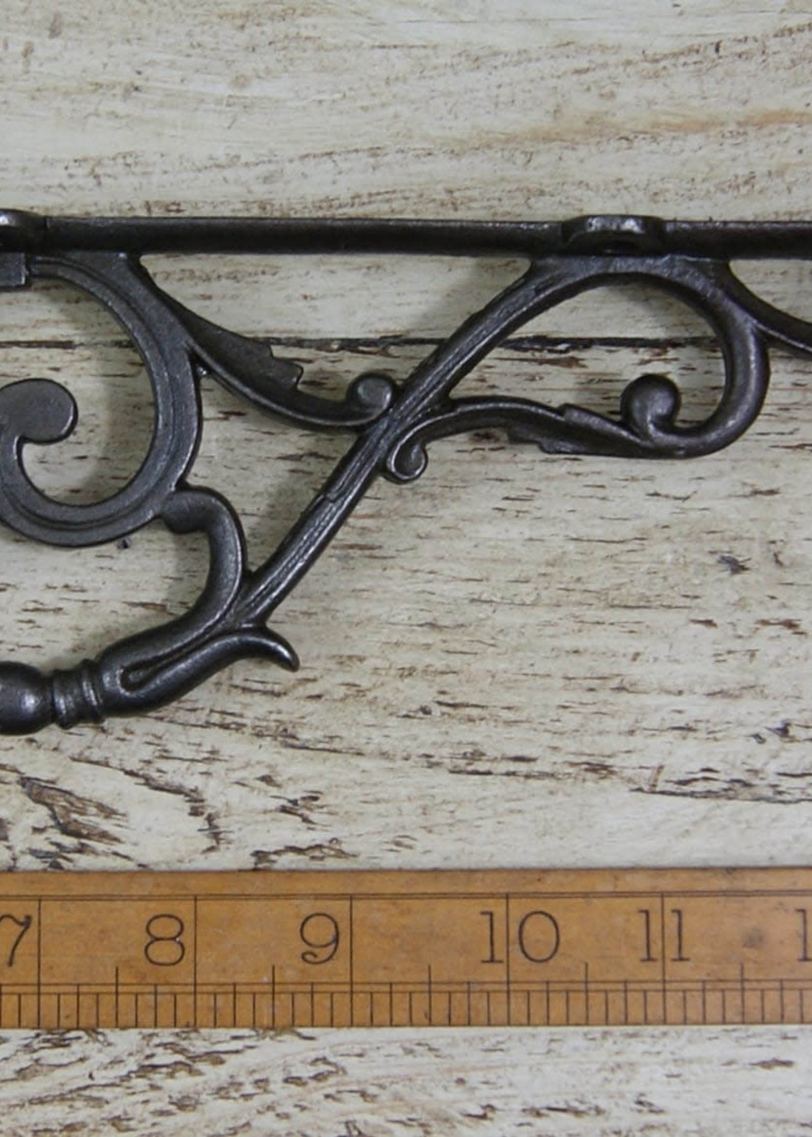 Cottingham Collection Lipped shelf bracket 9" x 4.5"