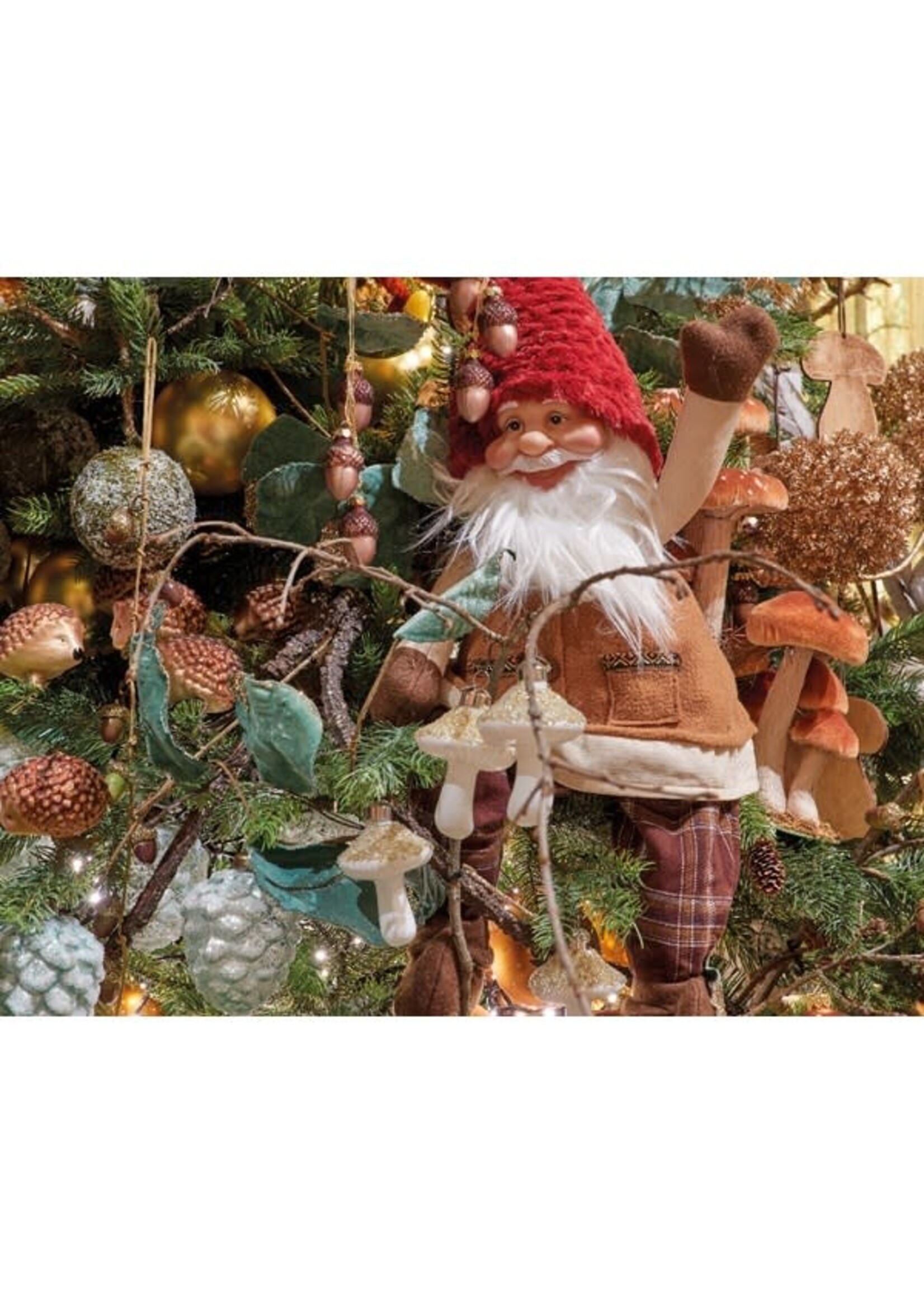 Decoris Sitting Vintage Style Santas  3 Assorted styles