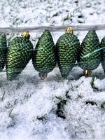 Decoris Pinecone Shatterproof Handing decoration - Set of 6 Green Baubles 4.5 x 8cm