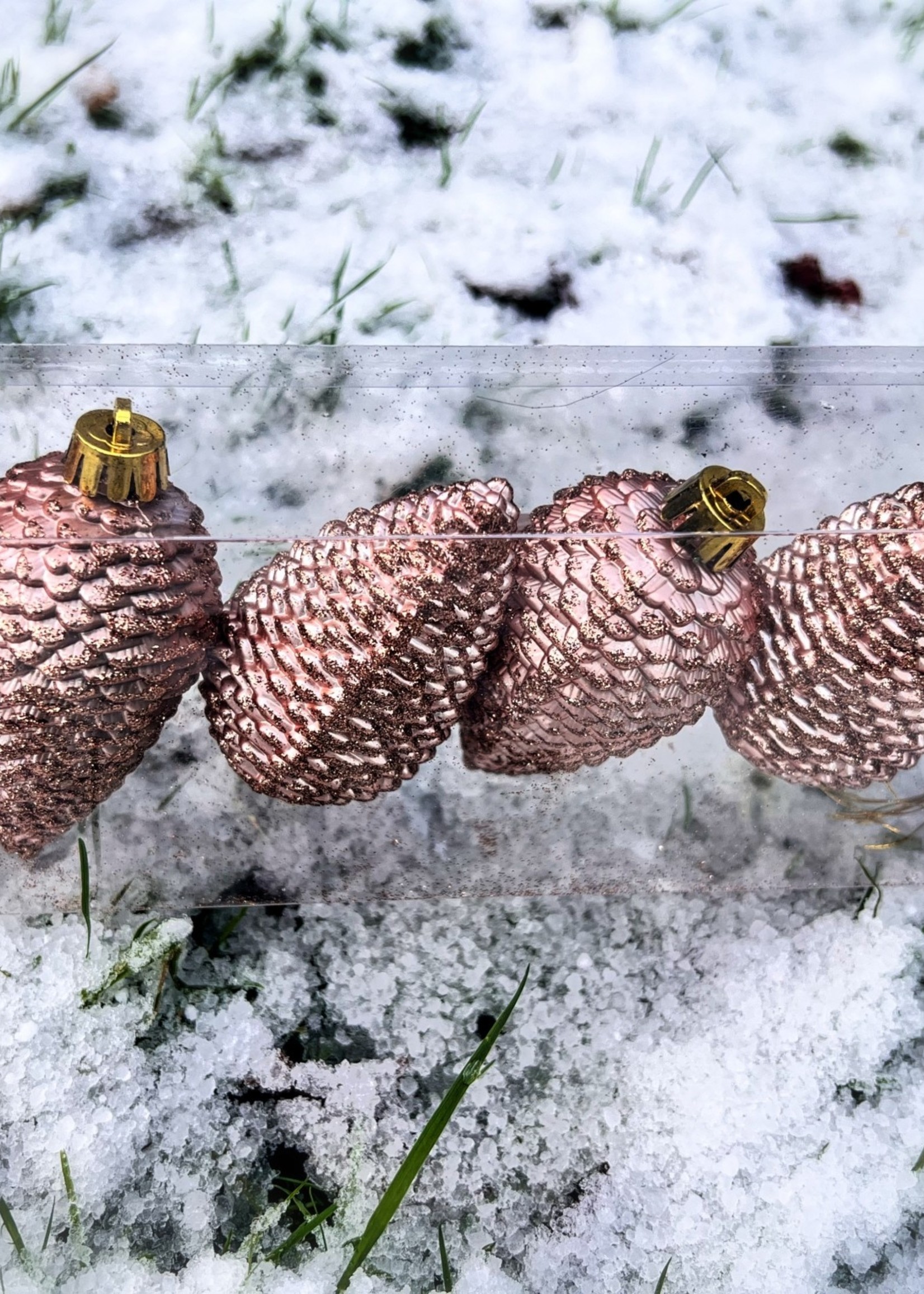 Decoris Pinecone Shatterproof Handing decoration - Set of 6 Pink Champagne baubles 4.5 x 8cm