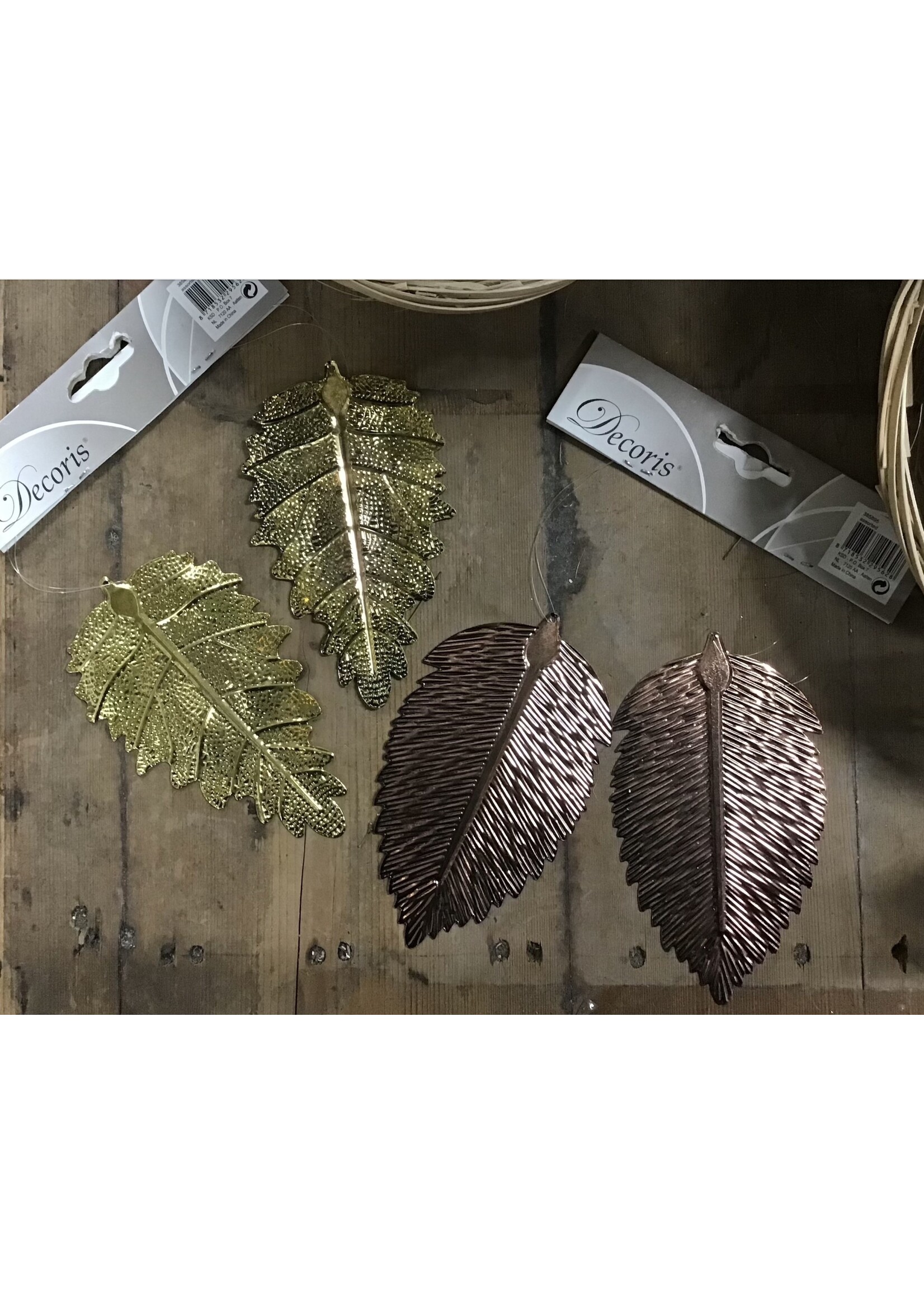 Decoris Metal Leaf Hanging Decoration 2 Pack Copper Or Gold