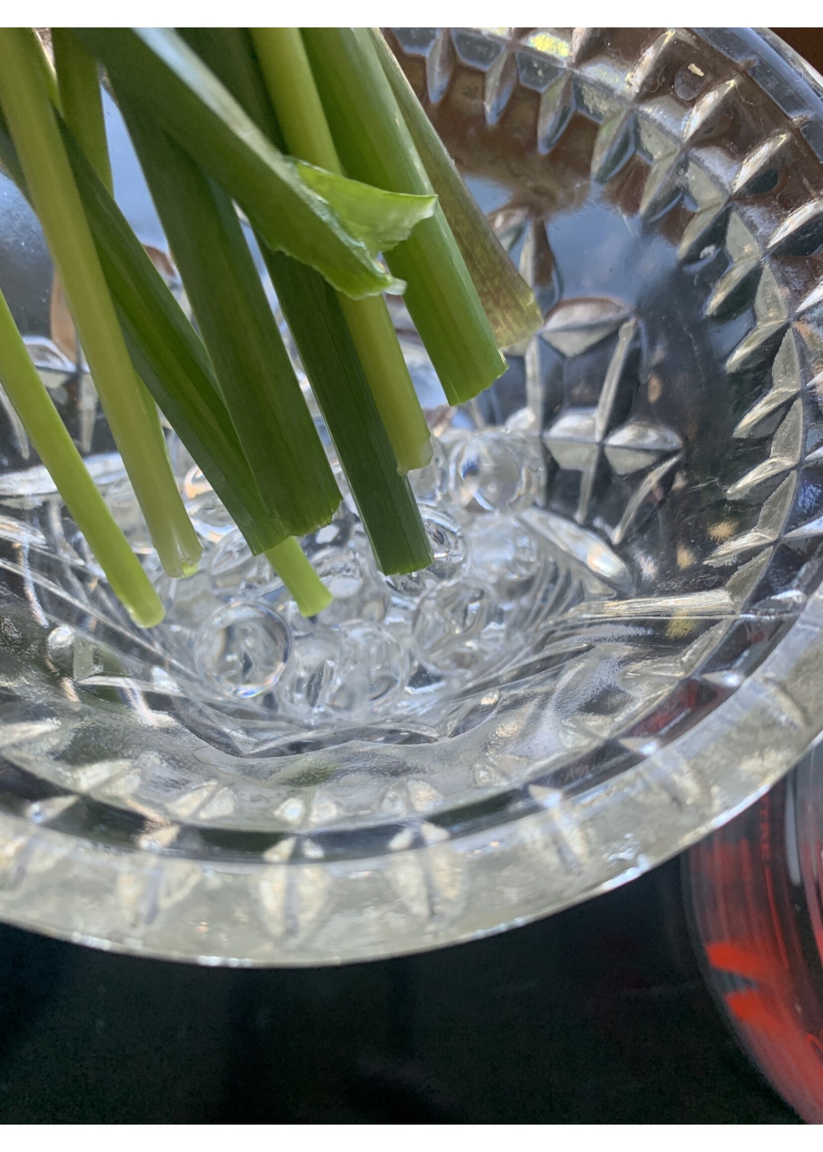 Expanding water crystals