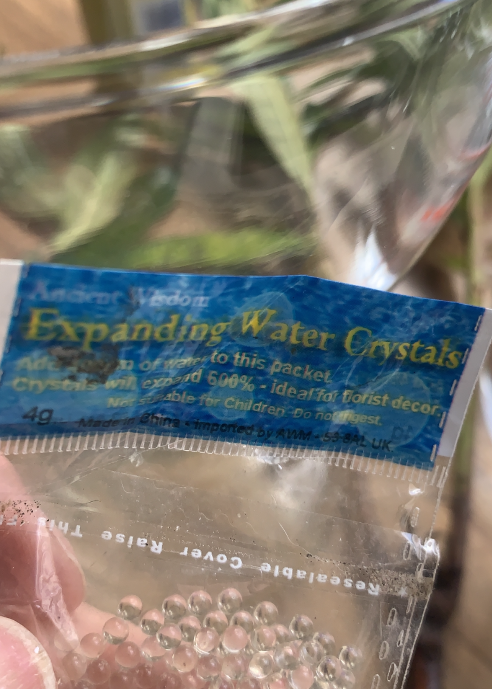 Expanding water crystals