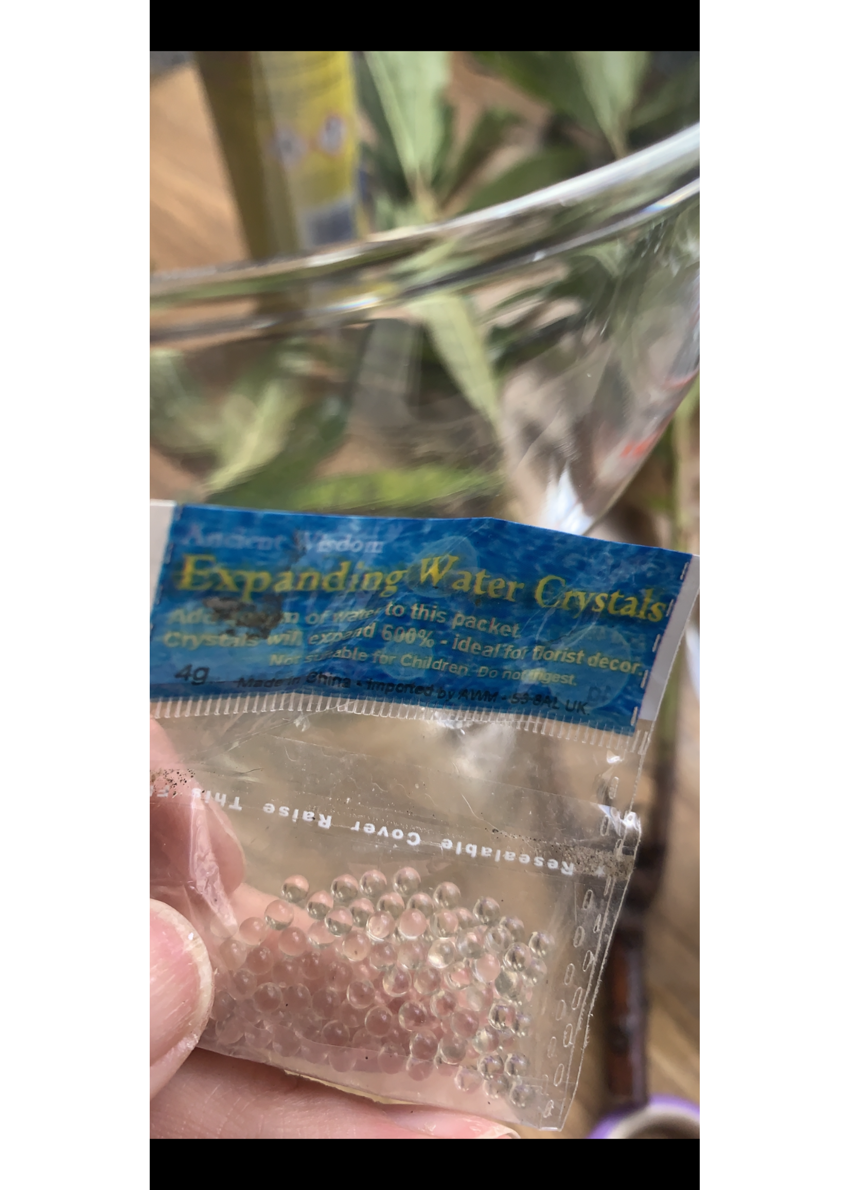 Expanding water crystals