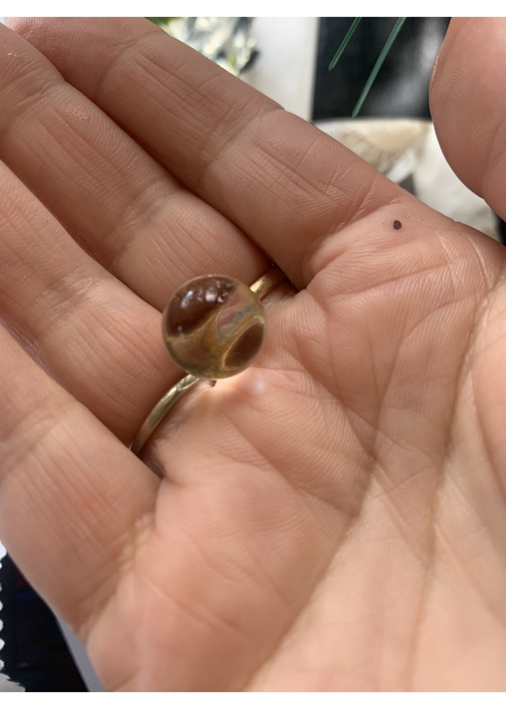 Expanding water crystals