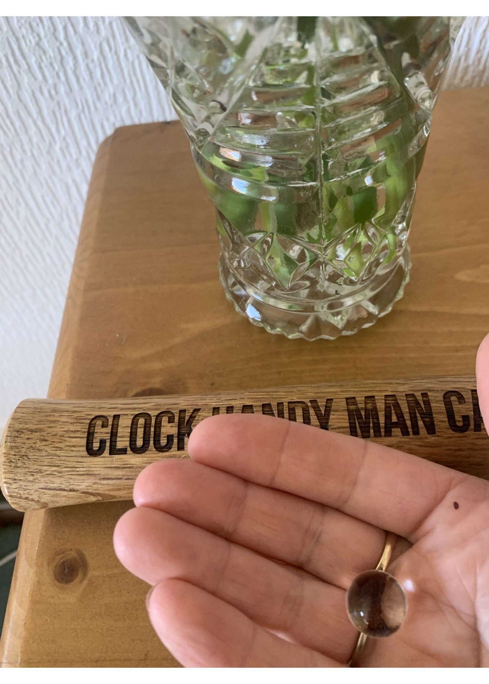 Expanding water crystals