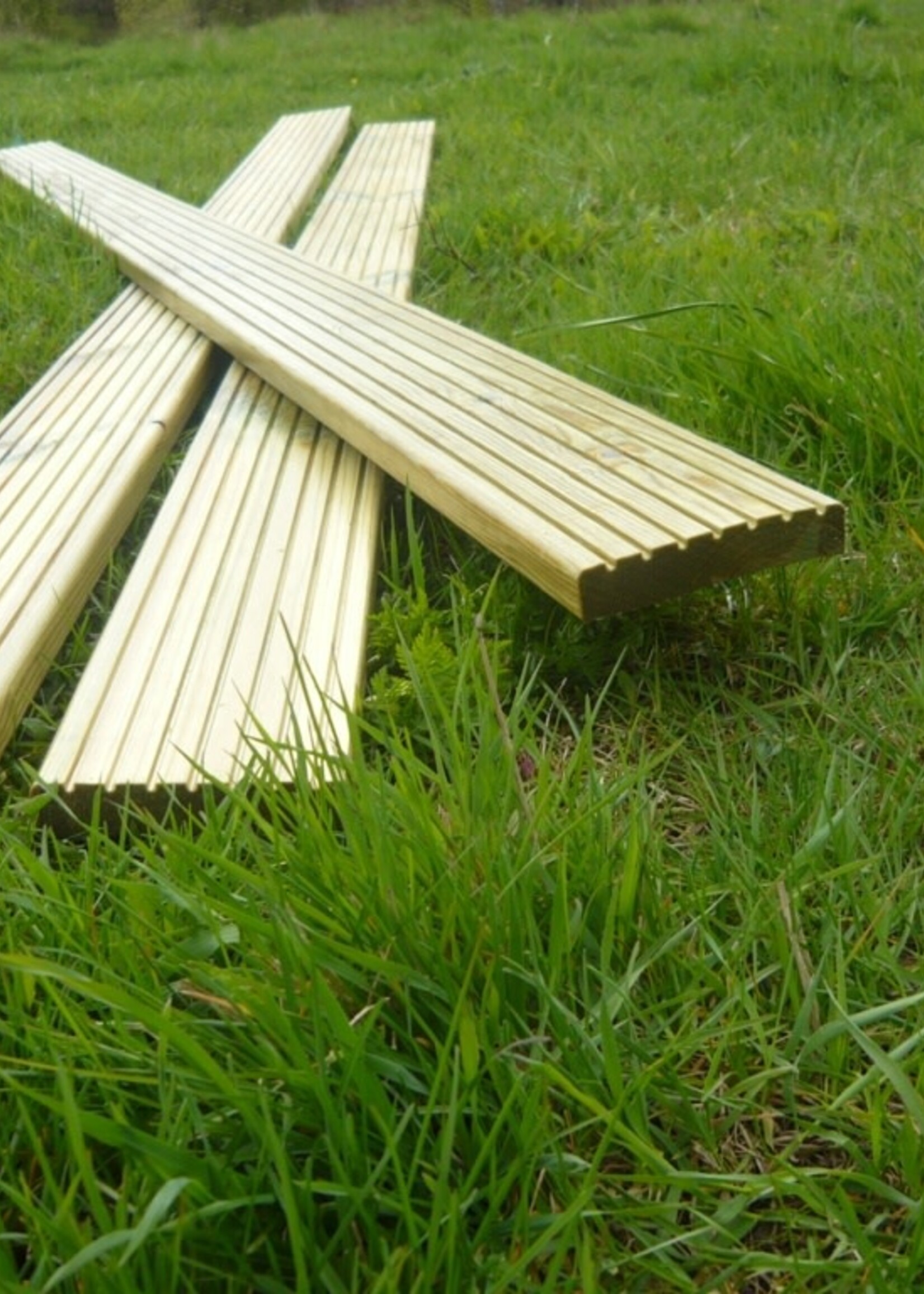 Pattern B Pattern B Decking Board (W)125mm (T)25mm (L)2.4m