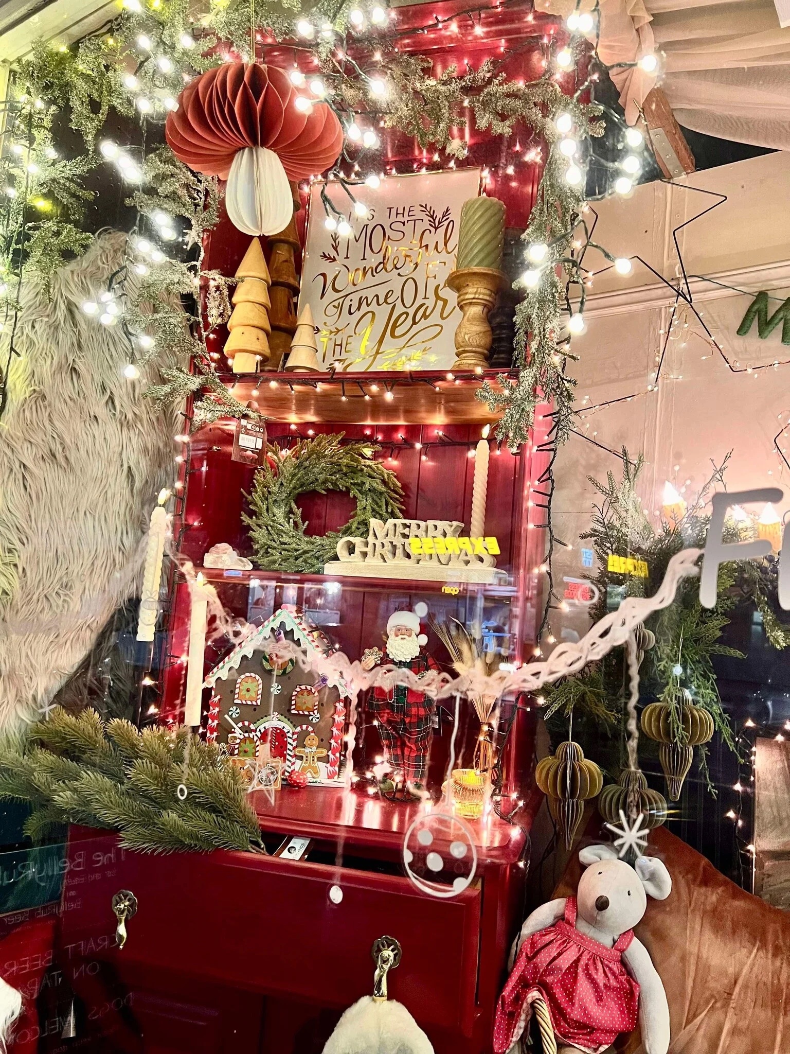 Christmas_display_window_toys