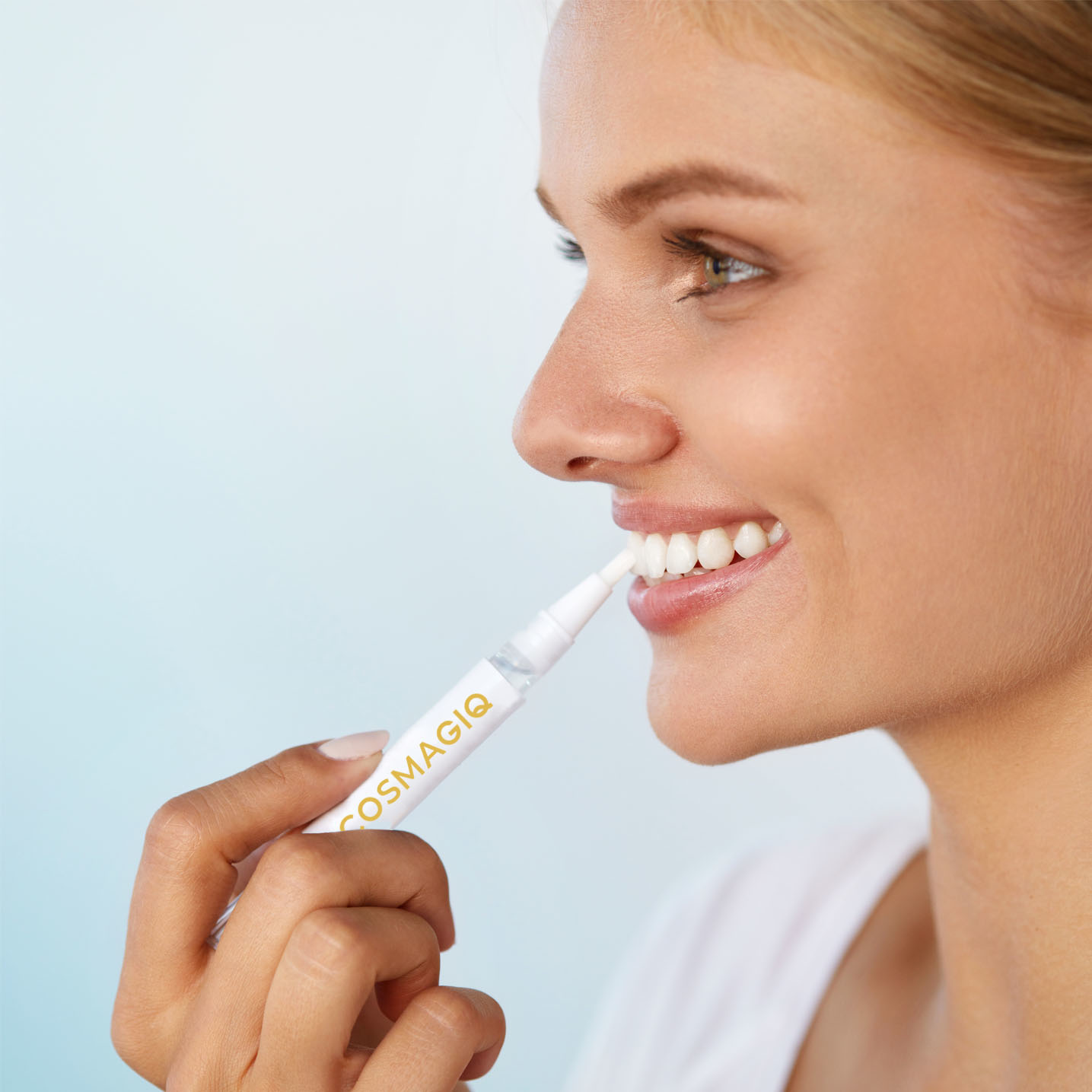 Teeth whitening pen. Картинка зубы человека.