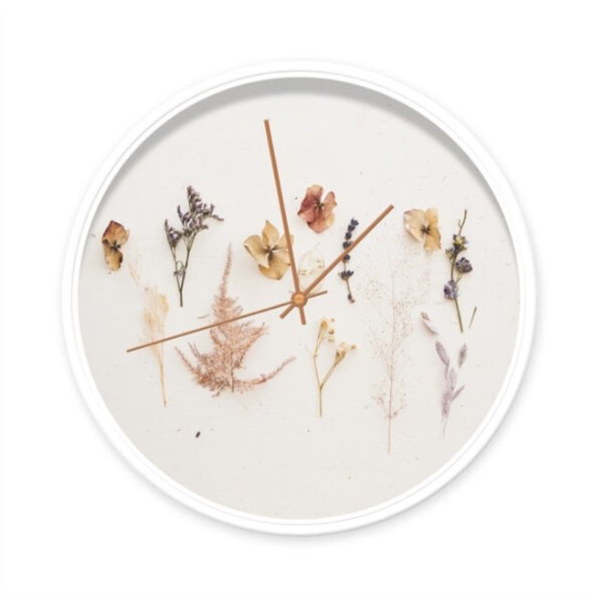 Clock Dried flowers