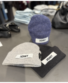 Johny Mila muts (verkrijgbaar in 3 kleuren) Johny Mila muts (verkrijgbaar in 3 kleuren)