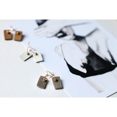 Lisa la pelle Lisa la Pelle earrings Be Cleo blauw/grijs