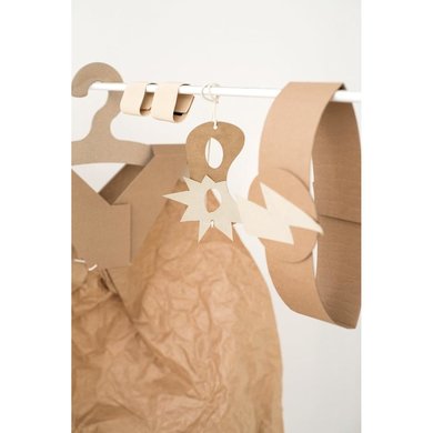 Koko Cardboards Koko Cardboards DIY kostuum superhero
