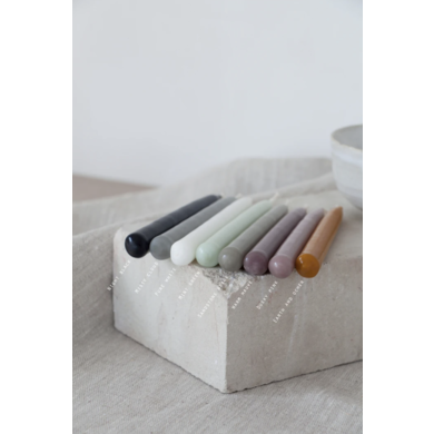 Roosmarijn Knijnenburg Hold me 8 candles sandstone beige