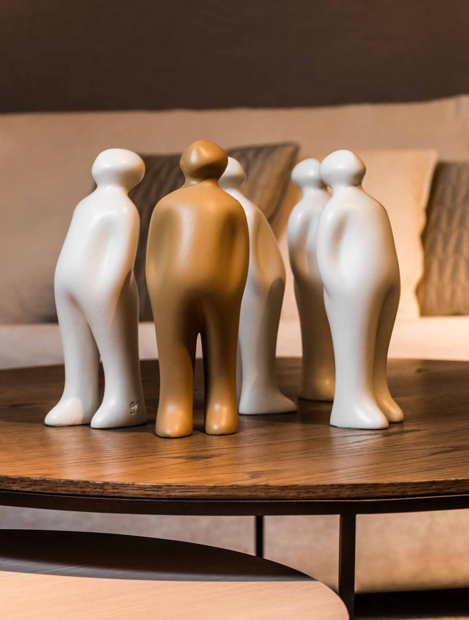 GARDECO THE VISITOR TAUPE COR 27