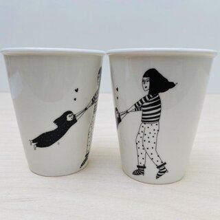 HELEN B HELEN B CUP SPINNING AROUND