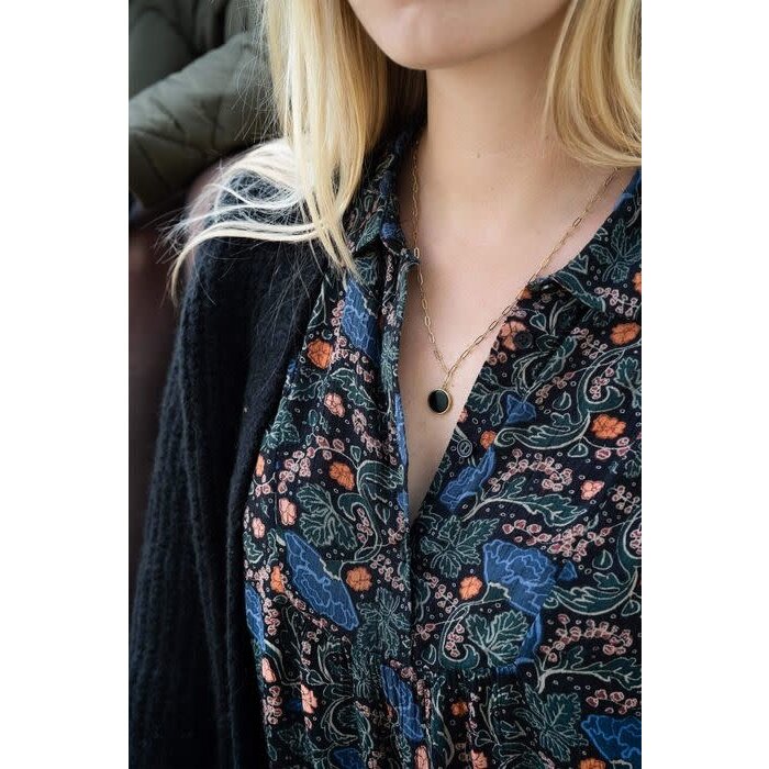 ZUSSS ZUSSS SCHAKELKETTING MET MUNTJE ZWART/GOUD