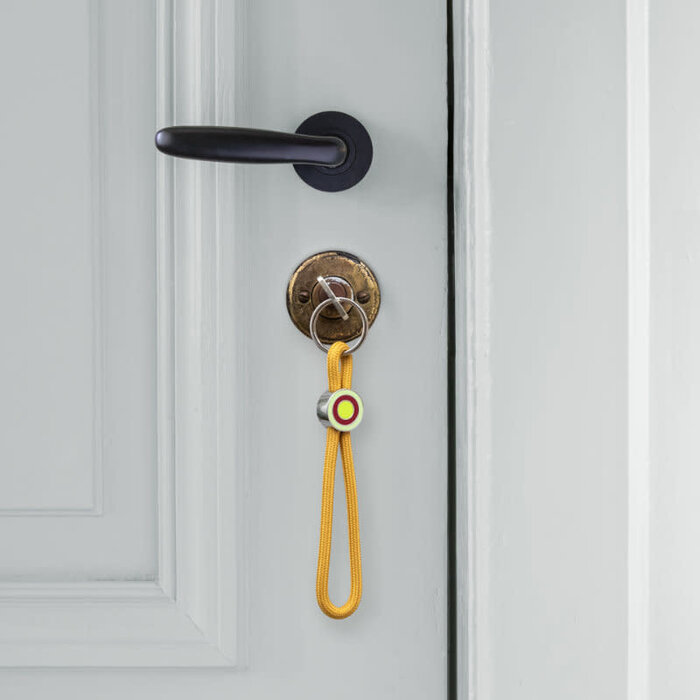 REMEMBER REMEMBER KEYCHAIN RINGO YELLOW