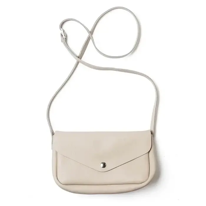 KEECIE KEECIE HUMMING ALONG CEMENT