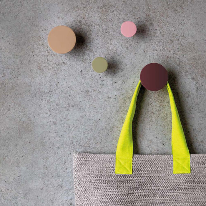 REMEMBER REMEMBER WALL HOOKS FUCHSIA SET OF 4