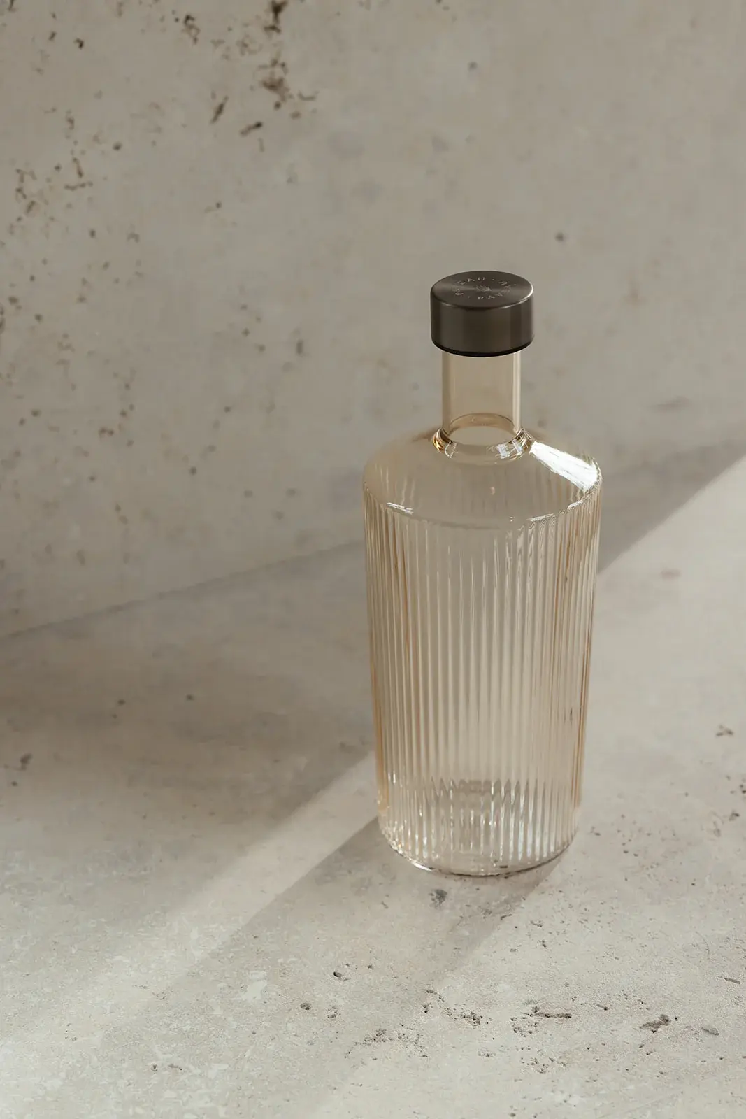 PAVEAU PAVEAU RIBBED BOTTLE 1.25L BELLS (PERZIK)