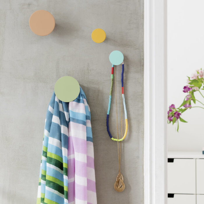 REMEMBER REMEMBER WALL HOOKS DAISY SET OF 4