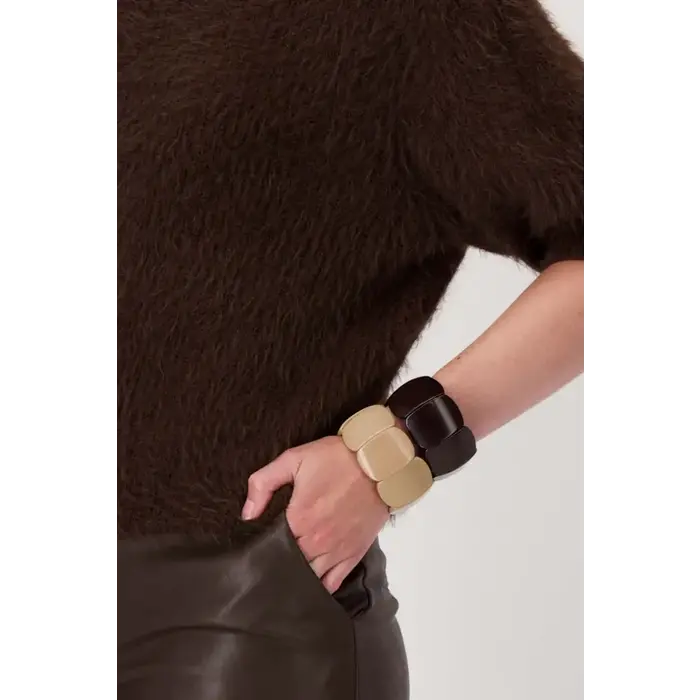 ZUSSS ZUSSS BREDE KRALEN ARMBAND CHOCOLADEBRUIN