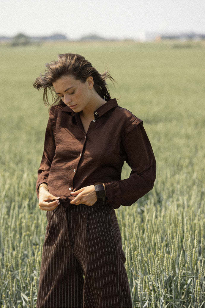 ZUSSS ZUSSS BREDE KRALEN ARMBAND CHOCOLADEBRUIN