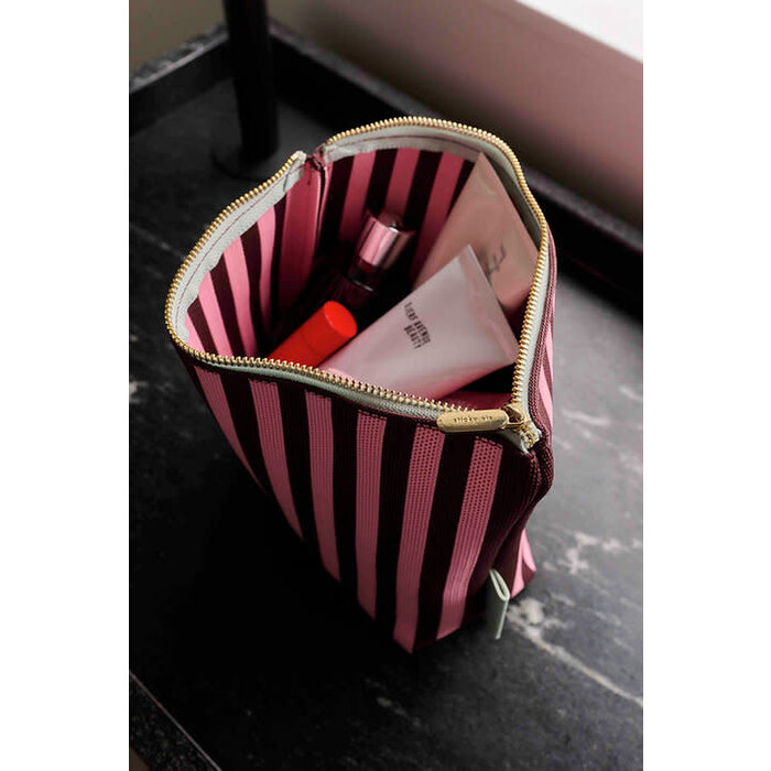 STICKY SIS STICKY SIS TOILETRY BAG KNITTED CHOCOLATE BUBBLEGUM