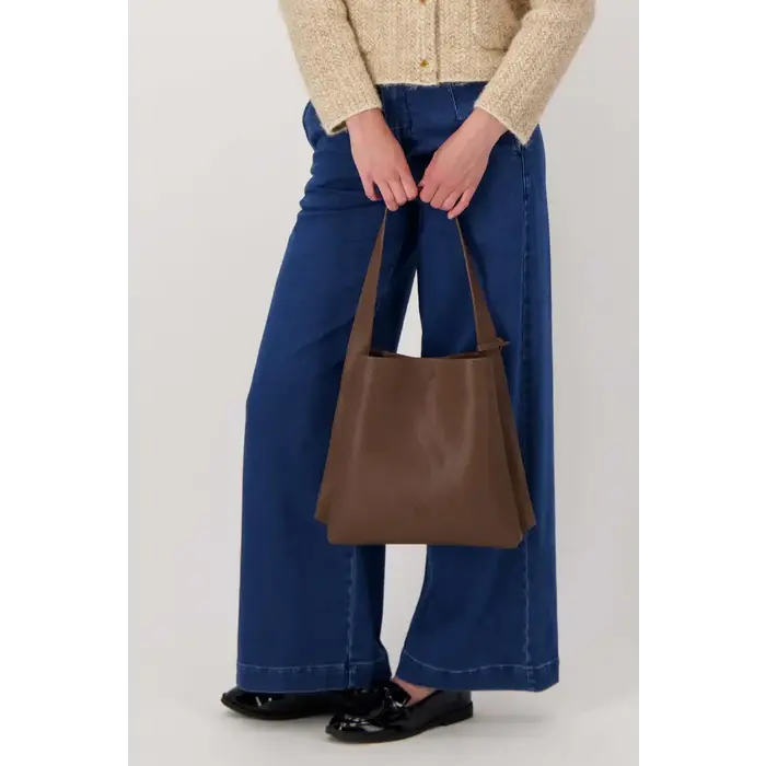 ZUSSS ZUSSS SCHOUDERTAS MET MOOI STRAP DETAIL + MAKE UP TASJE BRUIN