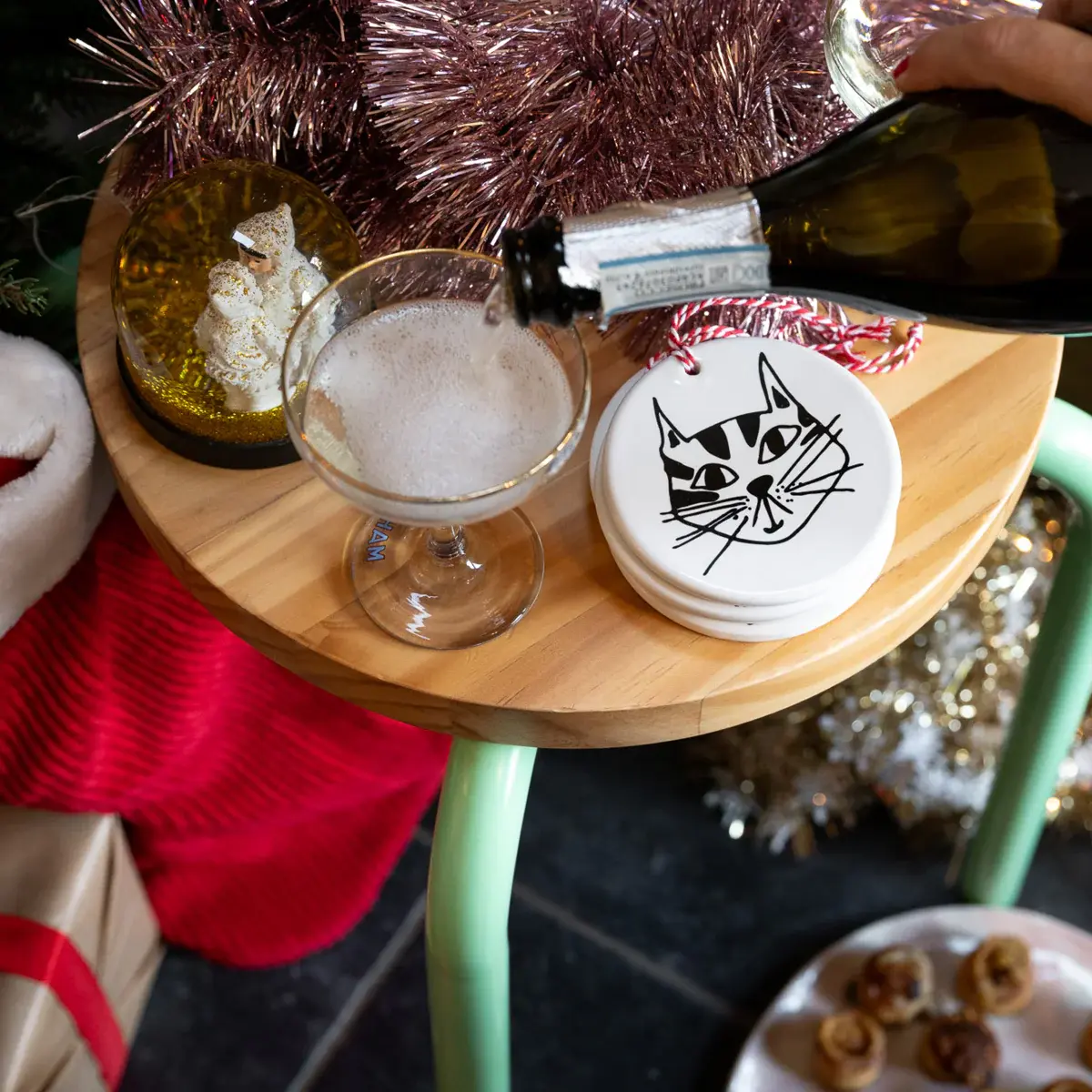 HELEN B HELEN B HANGER KITTY