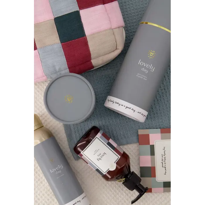 ZUSSS ZUSSS GEURSTOKJES IN KOKER LOVELY DAY GRIJSBLAUW