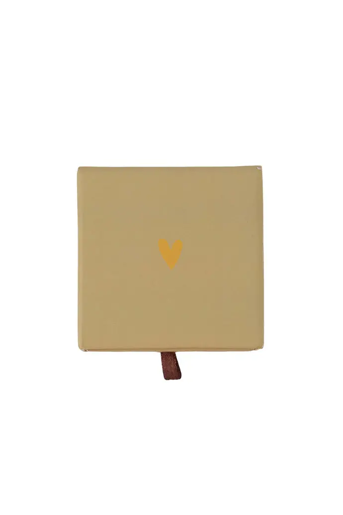 ZUSSS ZUSSS KETTING HARTJE IN SCHUIFDOOSJE DE ALLERLIEFSTE ZAND