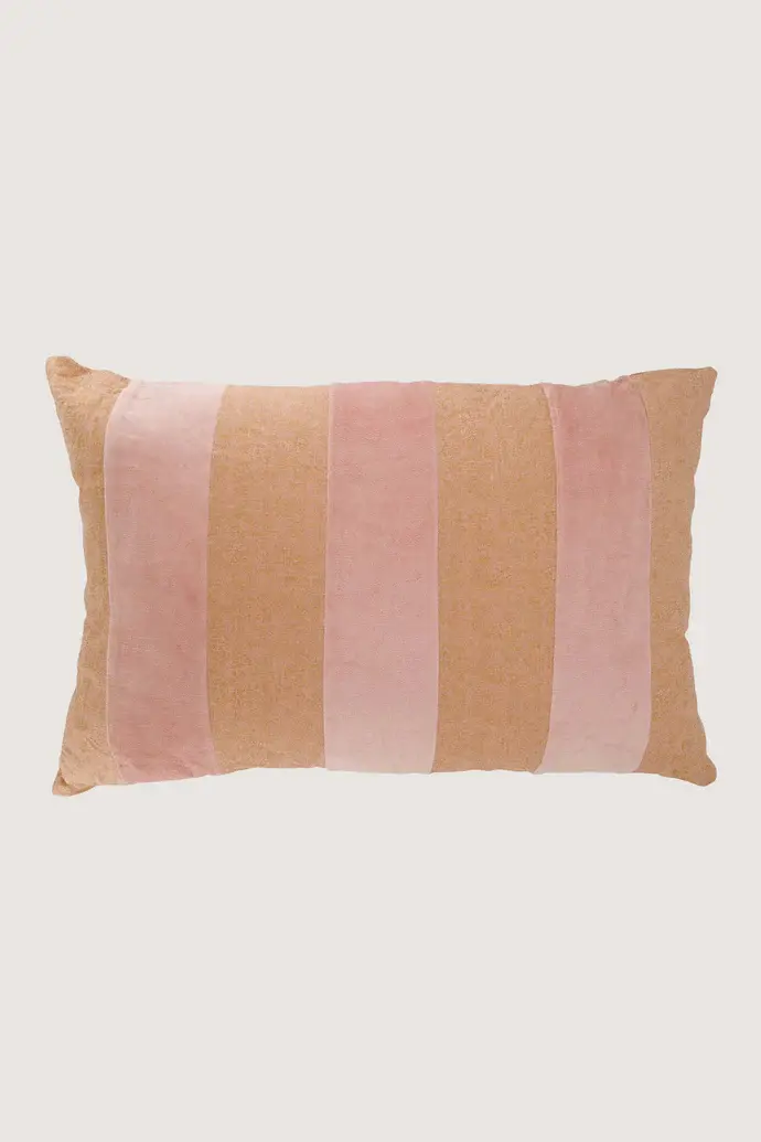 ZUSSS ZUSSS KUSSEN STREEP KATOEN/VELVET 60X40CM ROZE