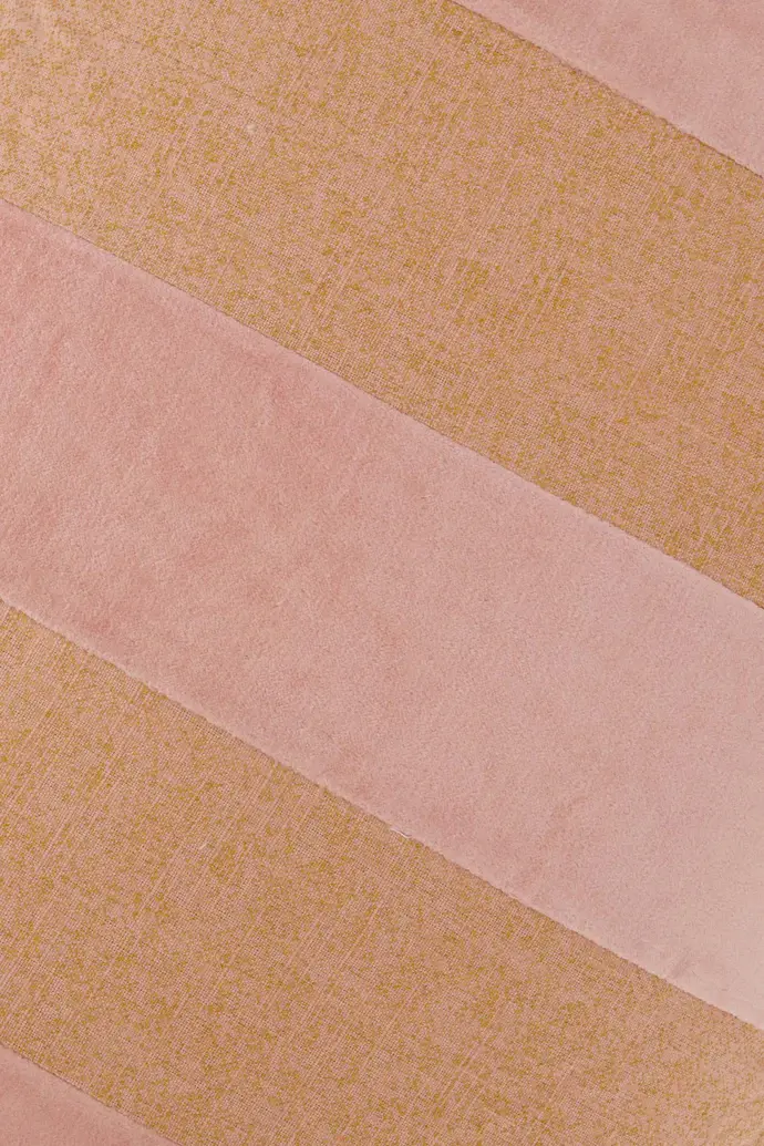 ZUSSS ZUSSS KUSSEN STREEP KATOEN/VELVET 60X40CM ROZE