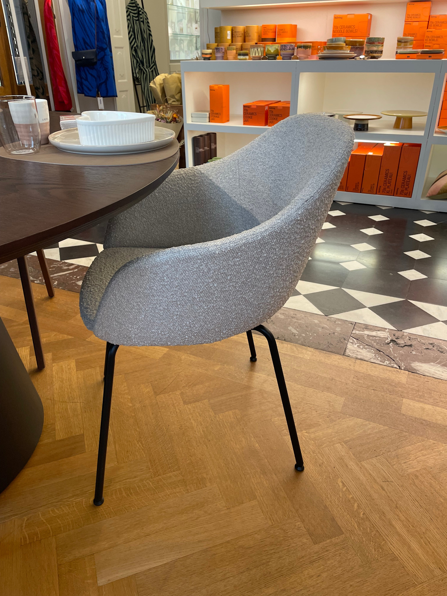 UNIT 14 UNIT 14 DINING CHAIR MONA - BOUCLE - SANTA CRUZ 801 - 4 LEGS