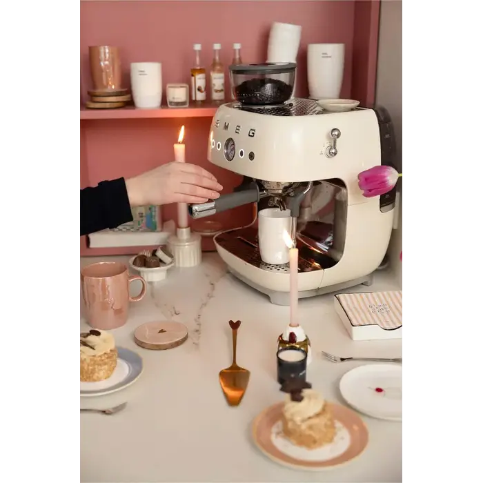 ZUSSS ZUSSS SET VAN 4 ONDERZETTERS PARELMOER HARTJE WIT / GOUD