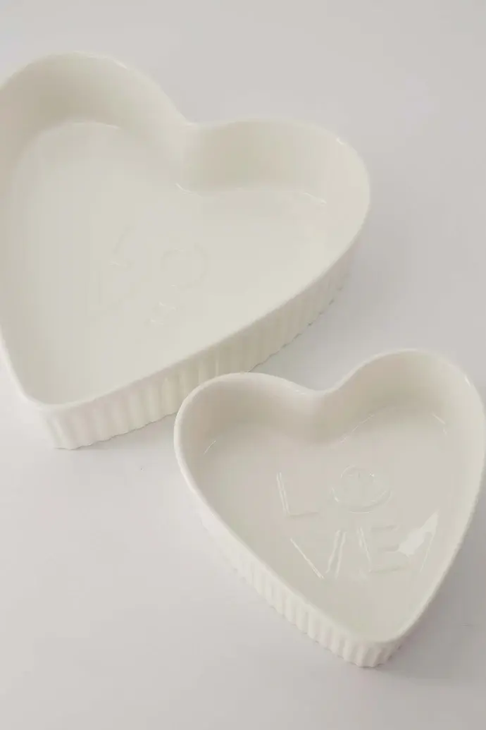 ZUSSS ZUSSS OVENSCHAAL KERAMIEK HARTVORM LOVE KLEIN WIT