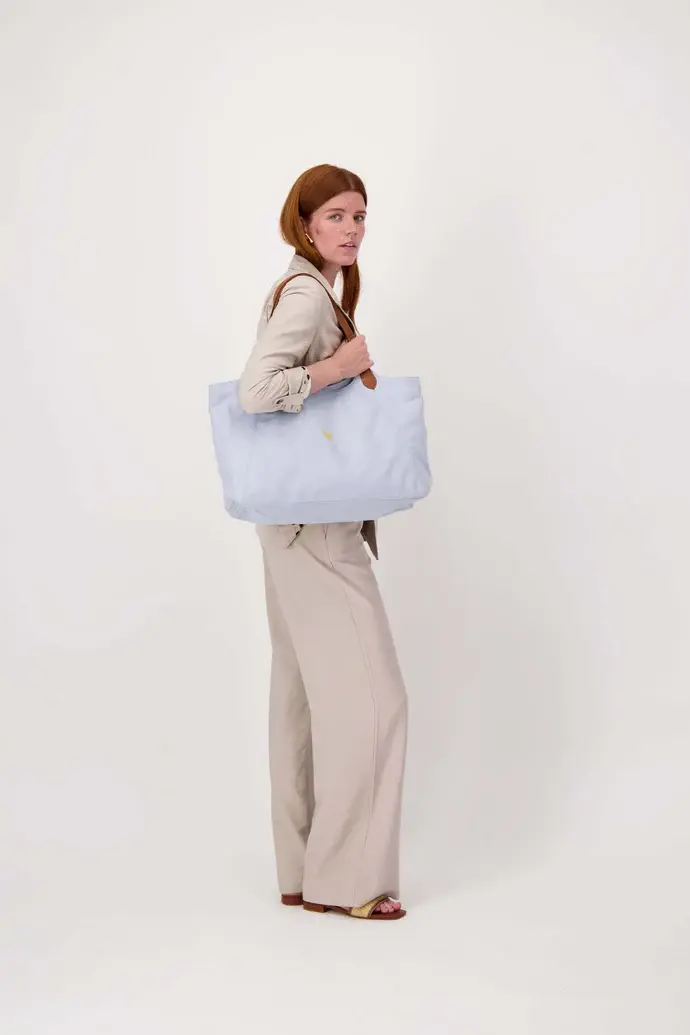 ZUSSS ZUSSS LOVE TOTE BAG MET LEREN DETAILS SKY BLUE