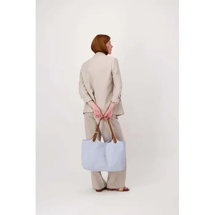 ZUSSS ZUSSS LOVE TOTE BAG MET LEREN DETAILS SKY BLUE