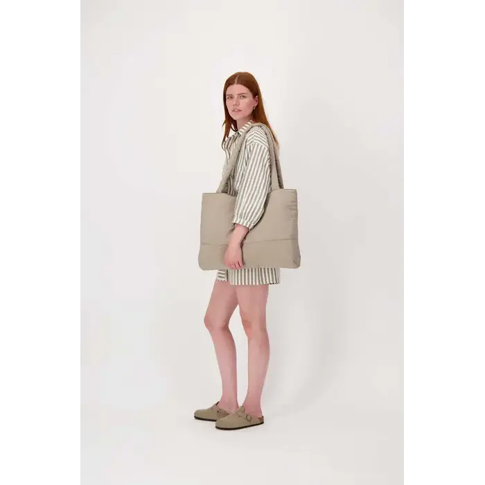 ZUSSS ZUSSS NYLON SHOPPER BULKY SOFT SAND