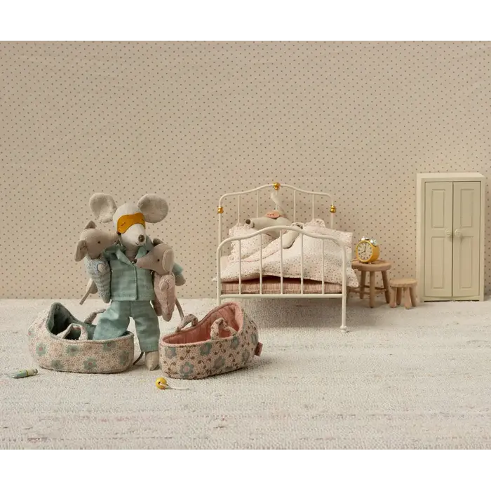 MAILEG MAILEG BABY MOUSE CARRY COT ROSE